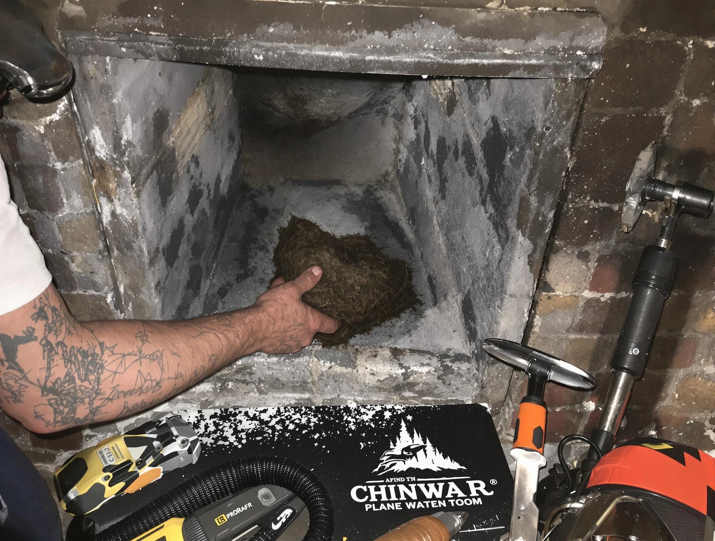 El Cerro Chimney Sweep safely removing debris and screening chimney in El Cerro, NM